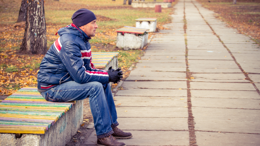 Enligt undersökningen vill hela 64 procent av de svenska männen umgås mer med sina vänner än vad de gör idag.  Foto: Shutterstock